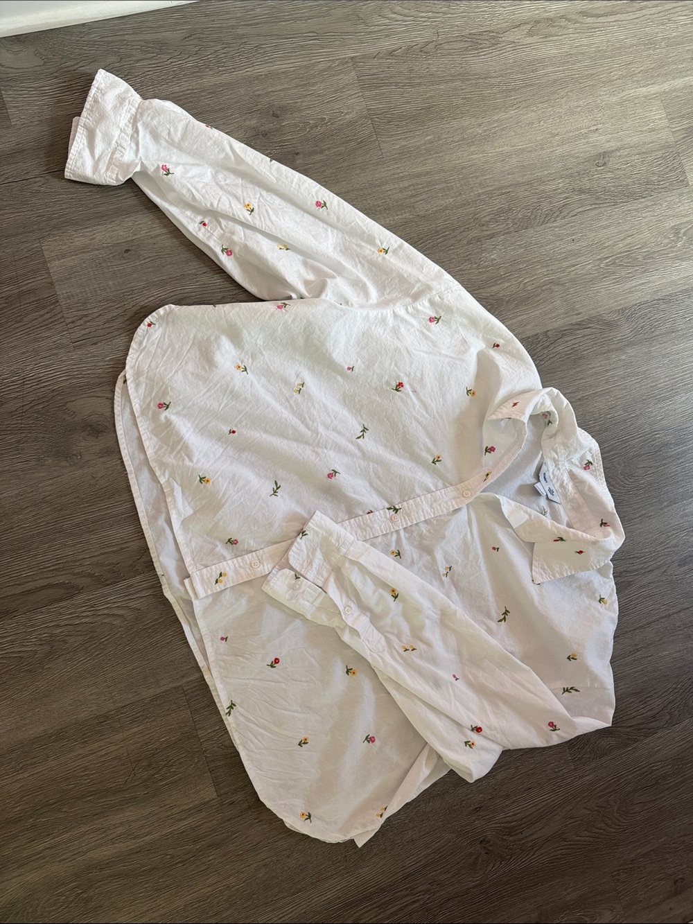 Old Navy White Long-Sleeve Crop Button-Down with Pink & Yellow Floral Embroidery